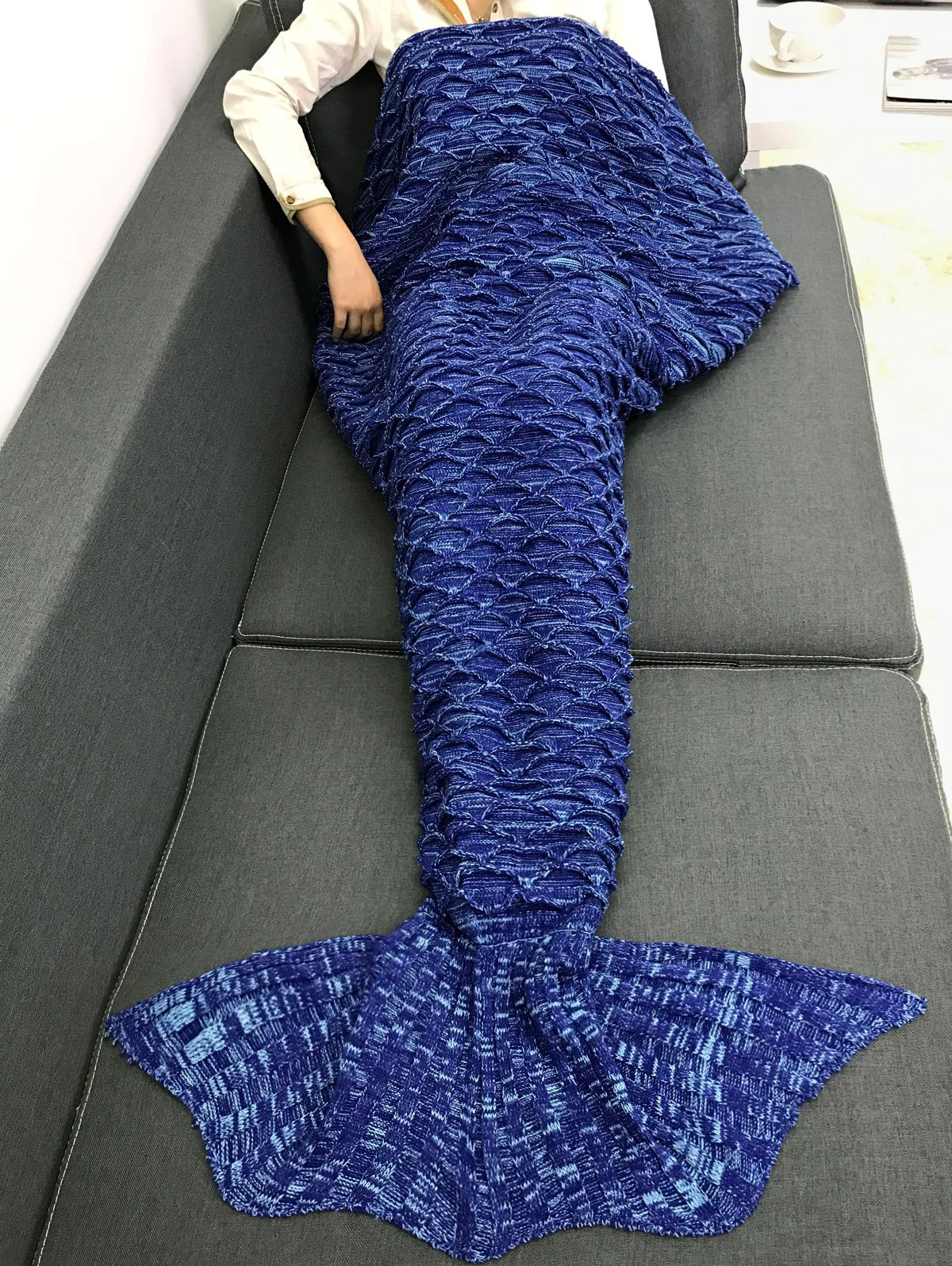 Sofa Crochet Fish Scale Mermaid Blanket